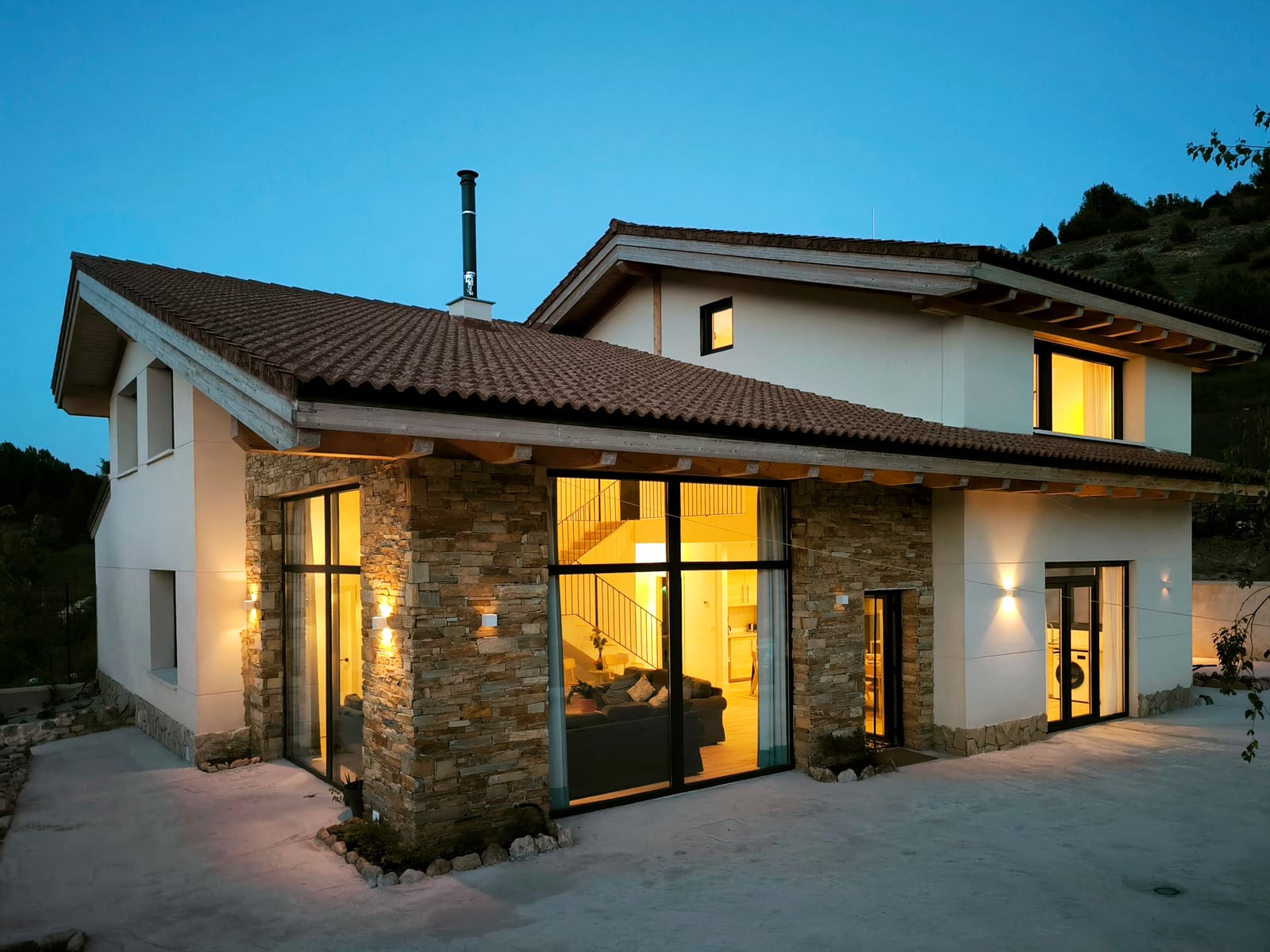Fachada y exteriores — casa rural La Huertona de Castroserna (Segovia)