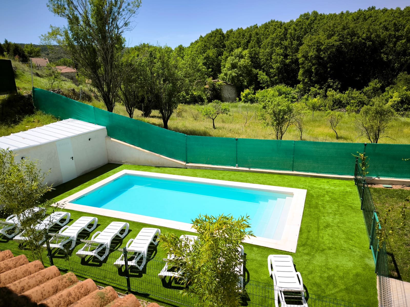 Fachada y exteriores — casa rural La Huertona de Castroserna (Segovia)